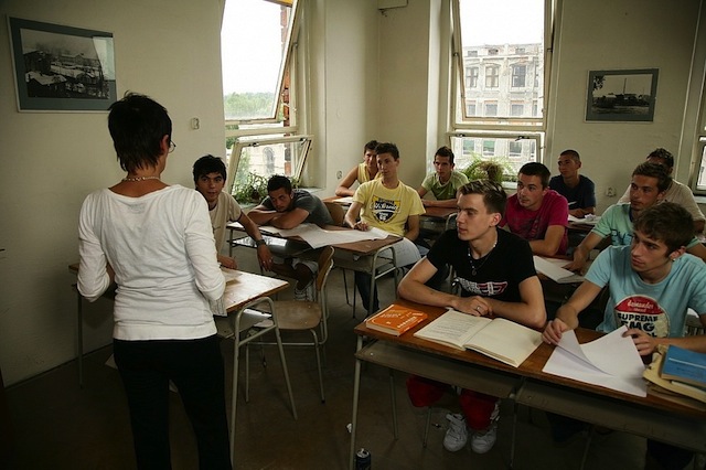Classroom cock suck (1)