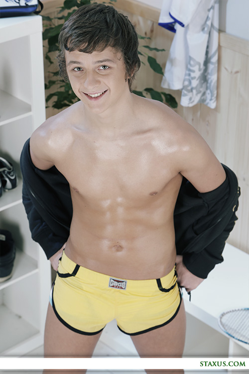 Inexperienced curious guy showing off his delicous dick (1)