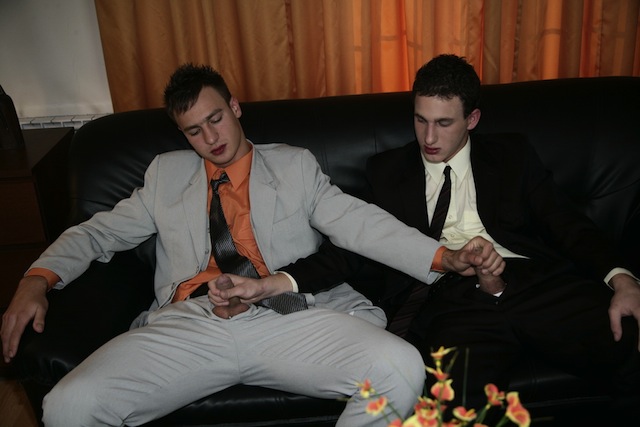 Justin May gets the hung gay uncut cock of Max Moser (1)