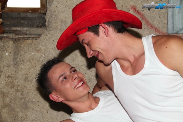 A steamy hardcore gay threesome video with Francisco Ruck, Daniel Brooks and Sam Brooks (1)