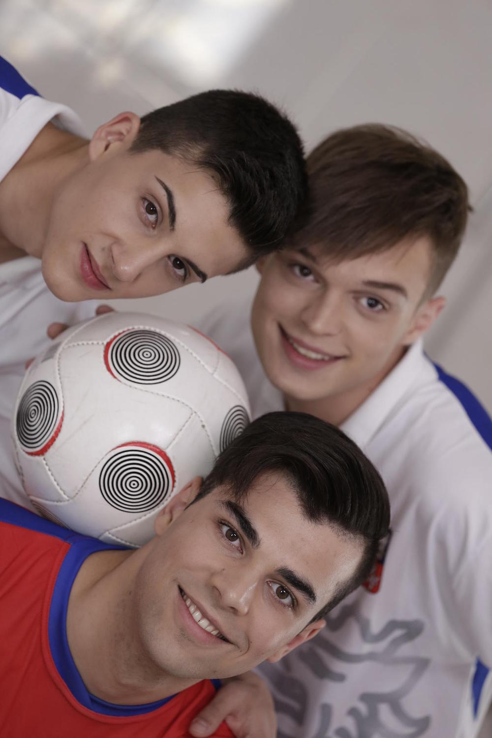 New twink boy in a flip flop threesome 1